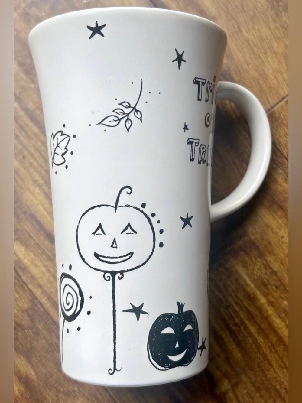 Starbucks 2007 Halloween Themed Coffee Mug - Pumpkin, Stars, Leaves 14 fl. oz